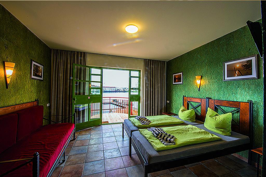 Seminar- Und Gaestehaus Flussbad Gartenstrasse Berlin